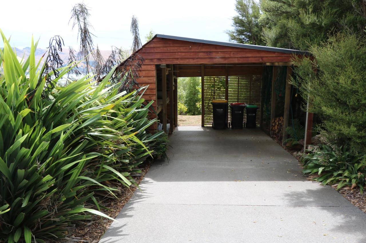 Church Bay Cabin: Sunny, Great Views Appartement Lyttelton Buitenkant foto